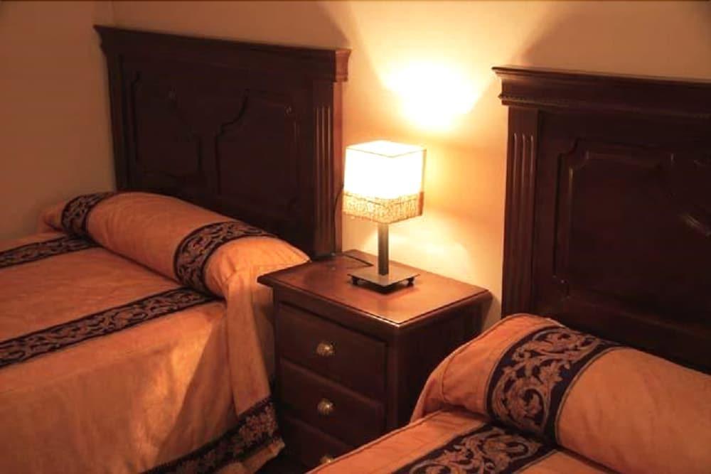 Hotel Patri Huéscar 外观 照片